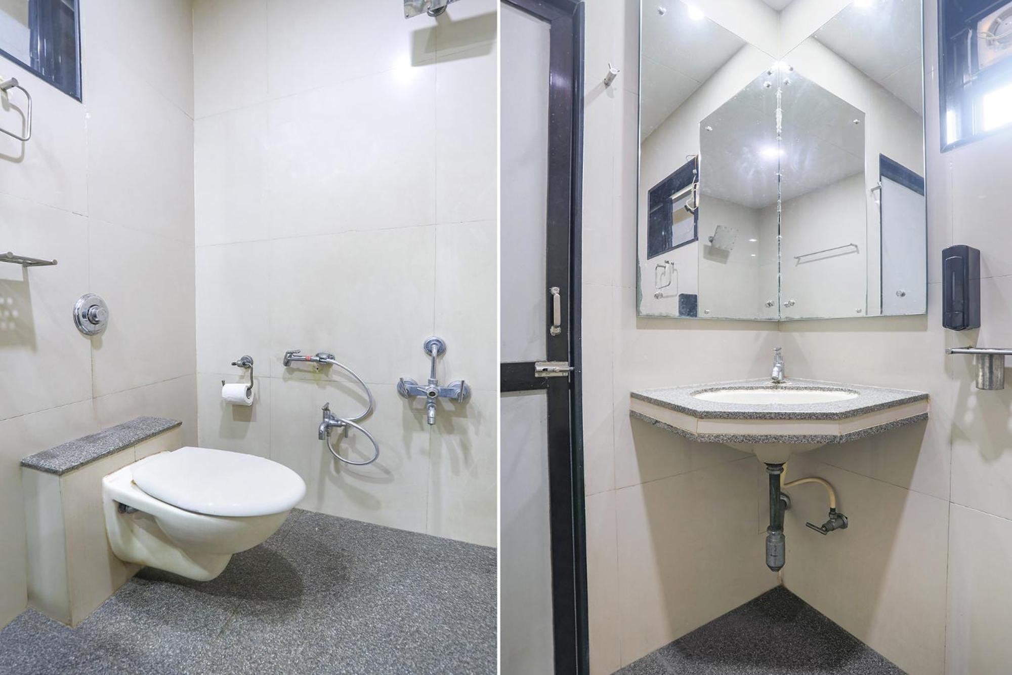 סוראט Hotel Merit מראה חיצוני תמונה
